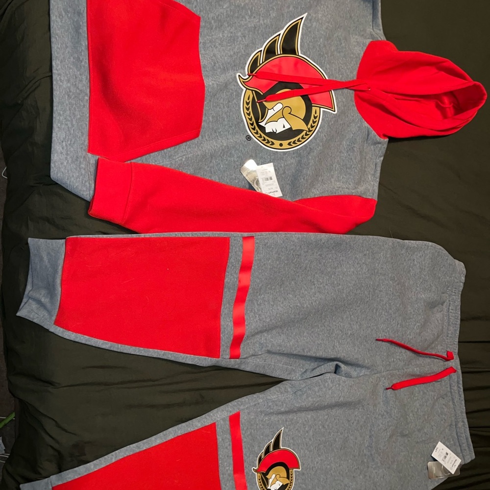 Ottawa Senators Track Suit. XL. BNWT.